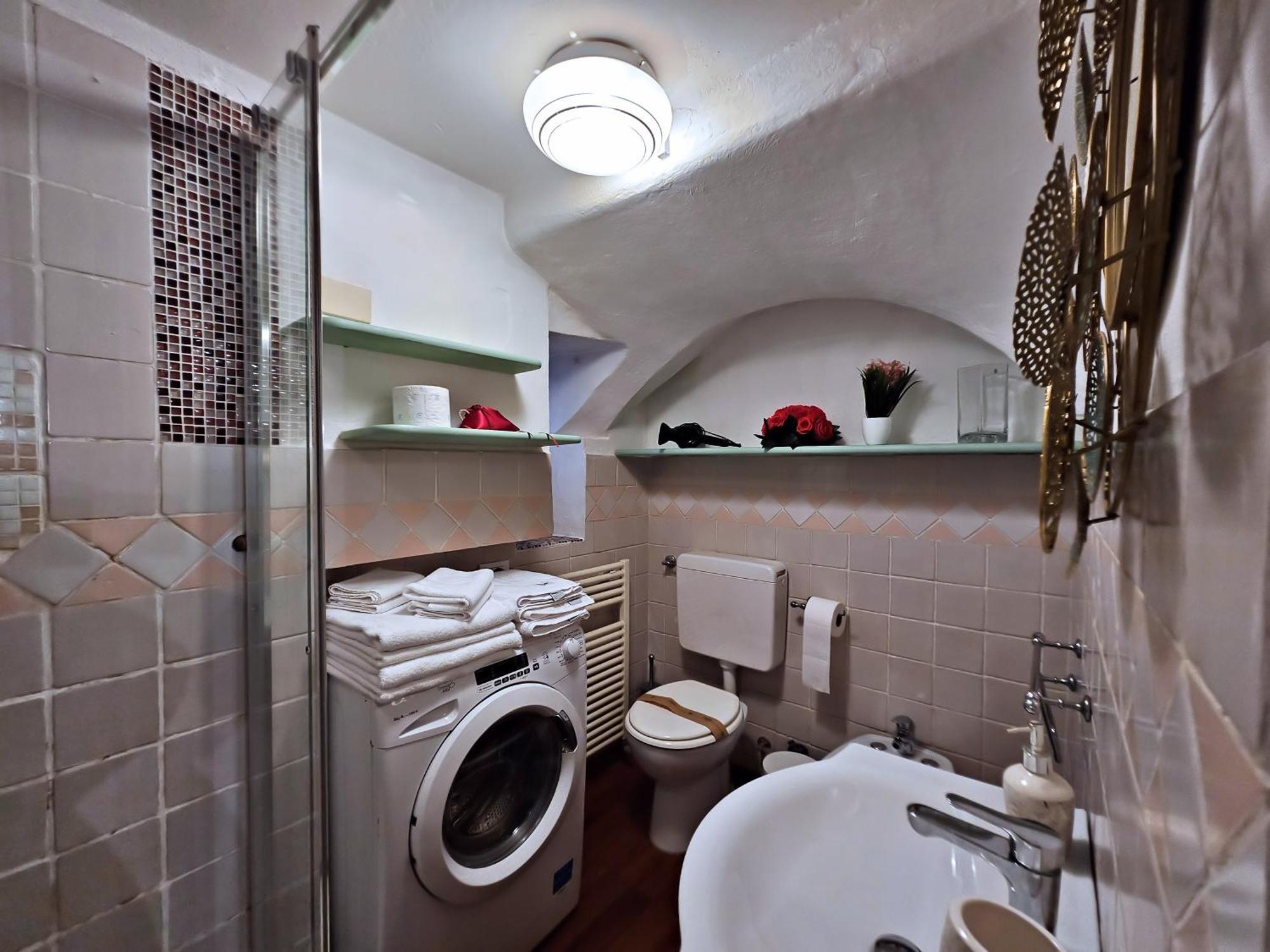 Апартаменты Residenza Saragozza Nuovo Stile Gipsy 2025 ! Болонья Экстерьер фото